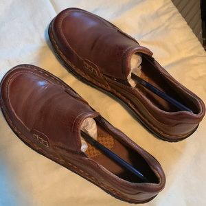 Born -Leather Women’s Loafer w/Stitching, Brown, Size 6 M/W.